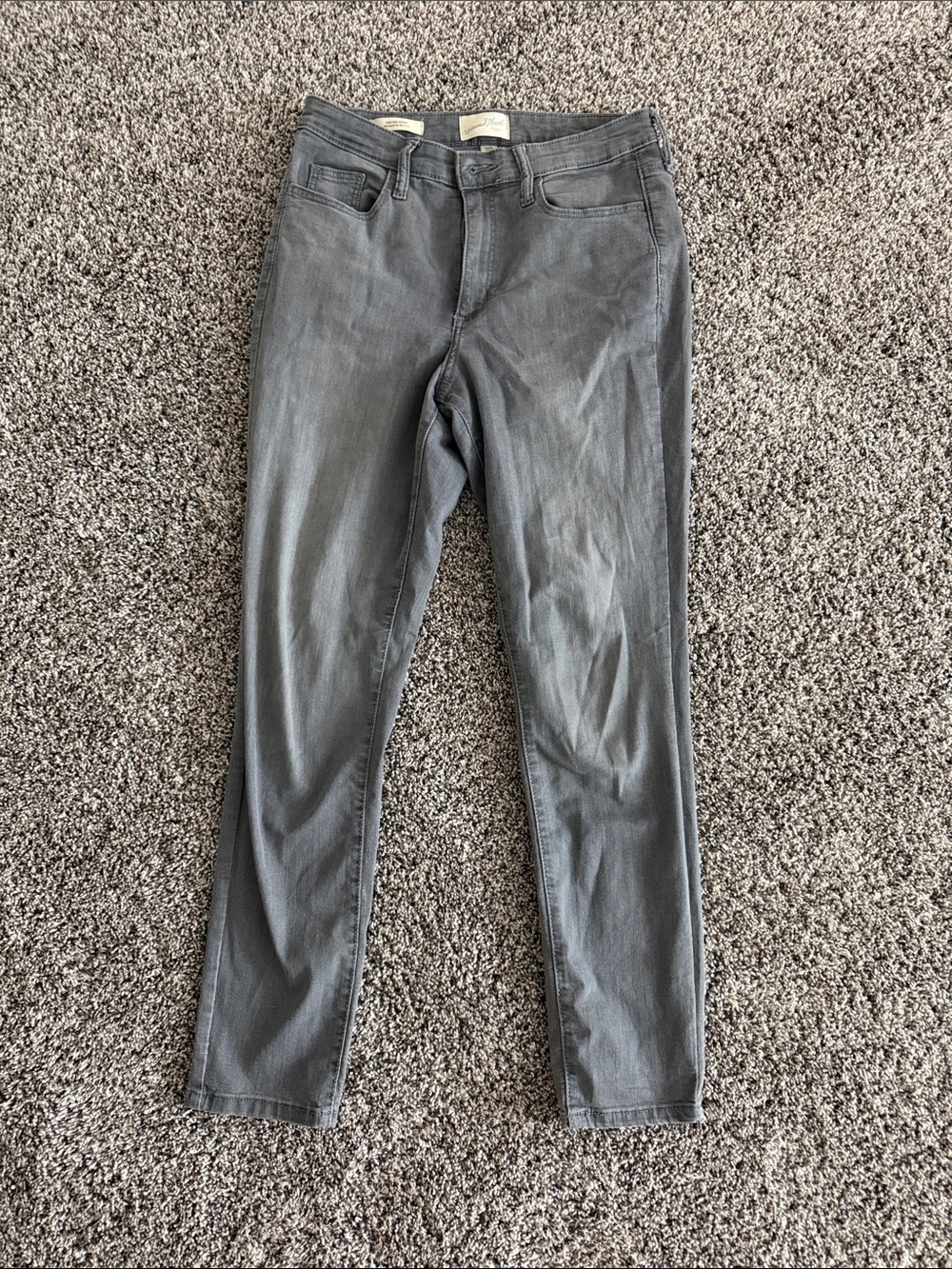 Universal threads 6 high rise skinny grey jeans